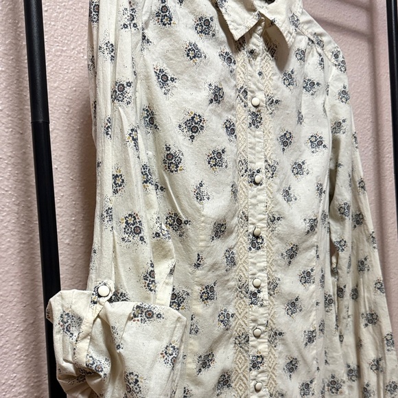 Ruff Hewn Cream and Blue Floral and Embroidered Button-Down Shirt - Picture 3 of 5